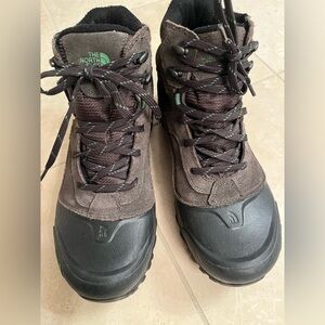 The Northface Men’s Insulated, Waterproof
Boots